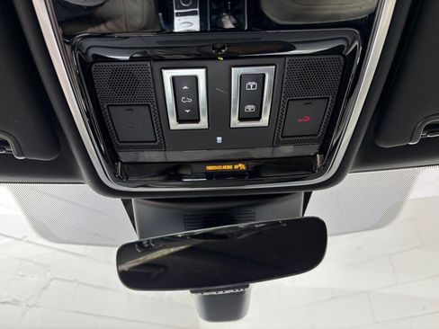 Used 2022 Land Rover Range Rover Westminster Edition image 12