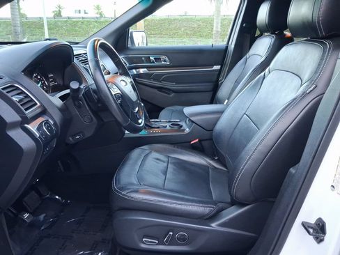 Used 2016 Ford Explorer Limited w/ Equipment Group 301A FWD image 16