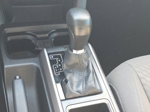 Used 2020 Toyota Tacoma SR5 RWD image 15