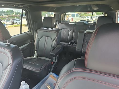 Used 2024 Ford Expedition Limited RWD image 15