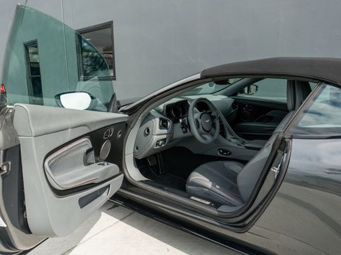 Used 2021 Aston Martin DB11 Volante image 50