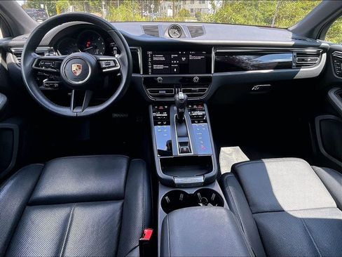 Certified 2023 Porsche Macan AWD/4WD image 18