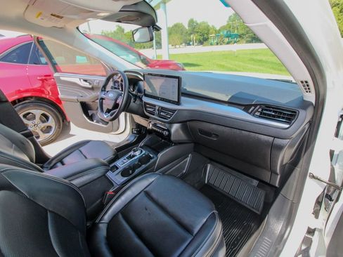 Used 2023 Ford Escape Platinum image 16