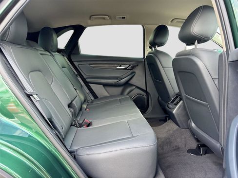 New 2025 VinFast VF 8 Eco image 27