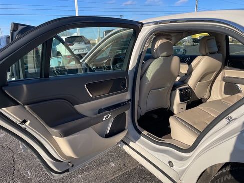 Used 2020 Lincoln Continental AWD w/ Premium Package image 27