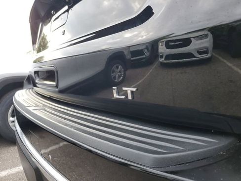 Used 2024 Chevrolet Tahoe LT RWD image 7