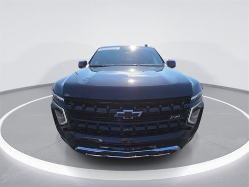 Used 2025 Chevrolet Tahoe Z71 w/ Comfort Package image 3