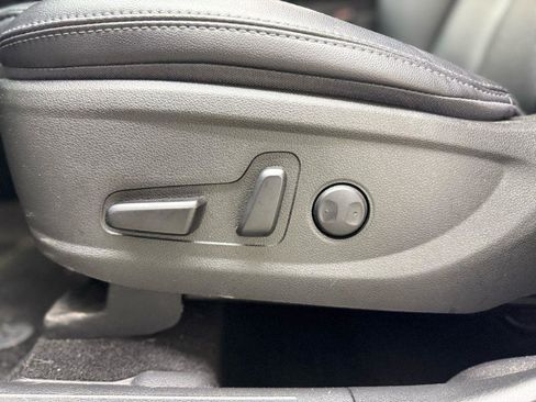 Used 2023 Hyundai Santa Fe SEL w/ Premium Package image 10