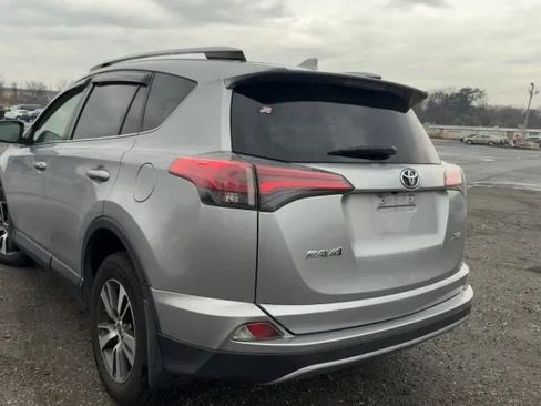 Used 2018 Toyota RAV4 XLE w/ Plus Extra Value Package image 2