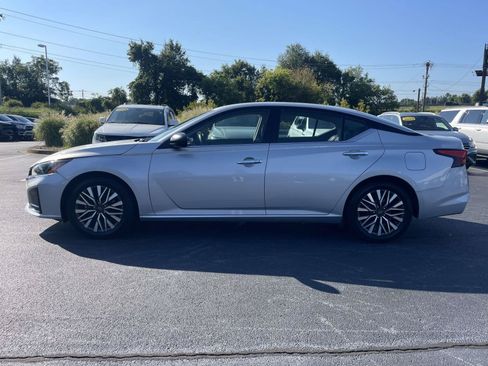 Used 2024 Nissan Altima 2.5 SV FWD image 4