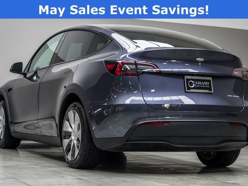 Used 2023 Tesla Model Y Long Range AWD/4WD image 10
