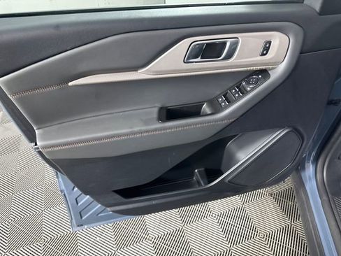 Used 2025 Ford Explorer Active w/ Active Comfort Package image 19