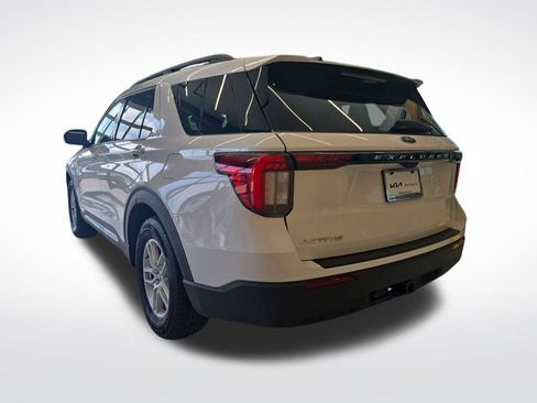 Used 2025 Ford Explorer Active image 3