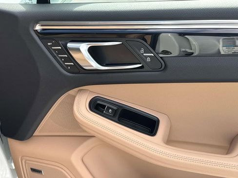 New 2026 Porsche Macan AWD/4WD image 20