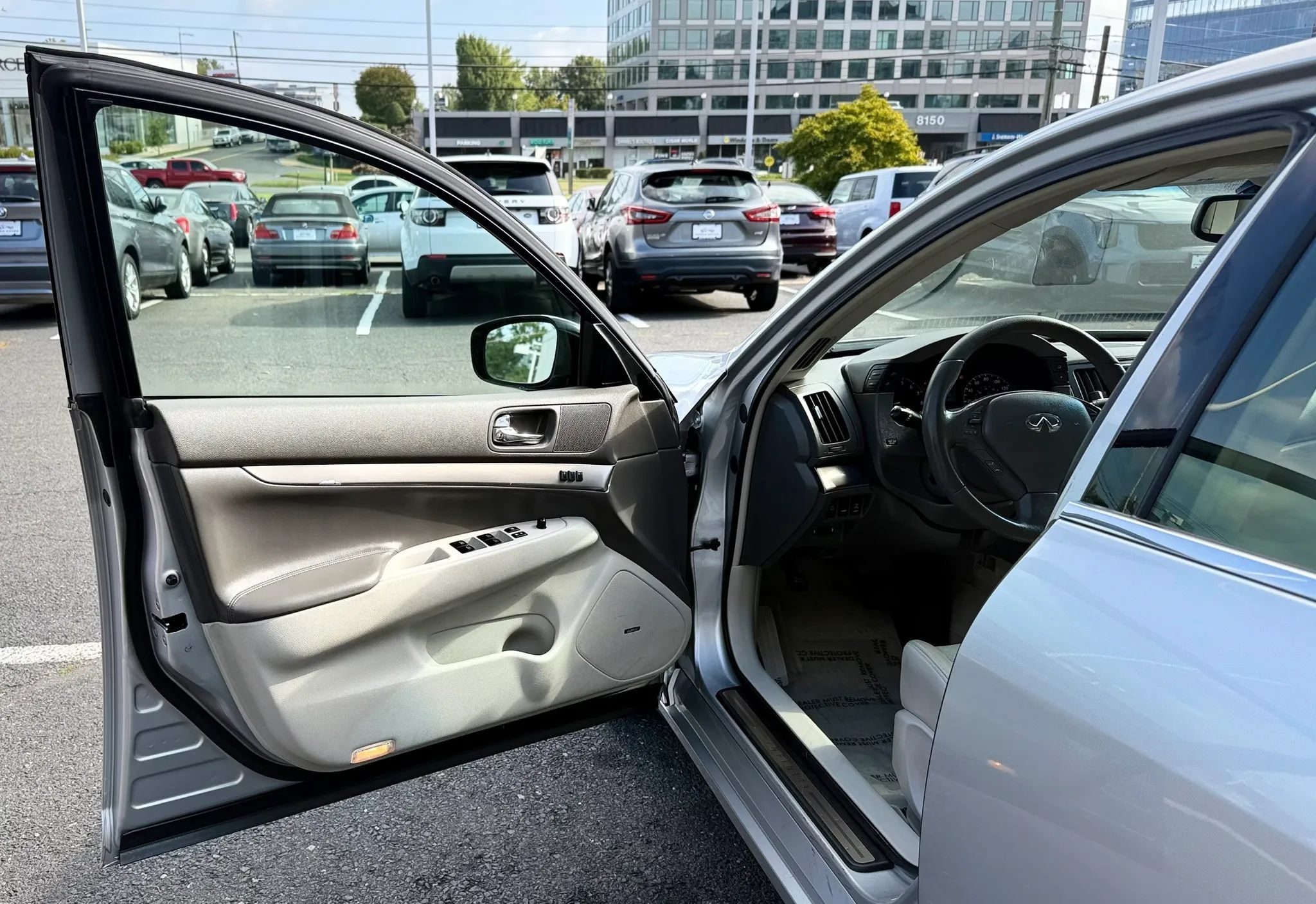 Used 2010 INFINITI G37 Journey w/ Premium Pkg RWD image 9