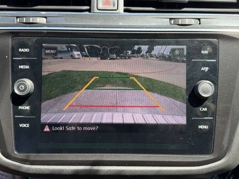 Used 2019 Volkswagen Tiguan S FWD image 18
