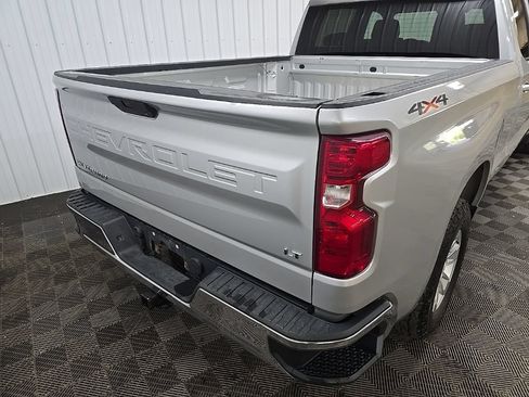 Used 2019 Chevrolet Silverado 1500 LT w/ Fleet Comfort Package AWD/4WD image 11