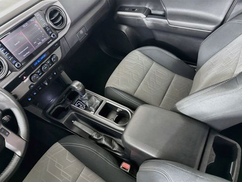 Used 2021 Toyota Tacoma TRD Off-Road w/ Technology Package RWD image 26