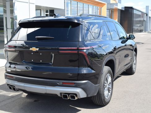 Used 2026 Chevrolet Traverse LT AWD/4WD image 8