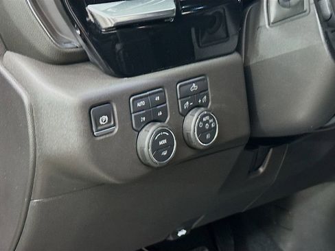 Used 2025 Chevrolet Silverado 1500 LT Trail Boss w/ Convenience Package II AWD/4WD image 11