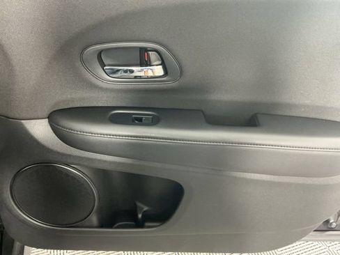 Used 2019 Honda HR-V LX image 13