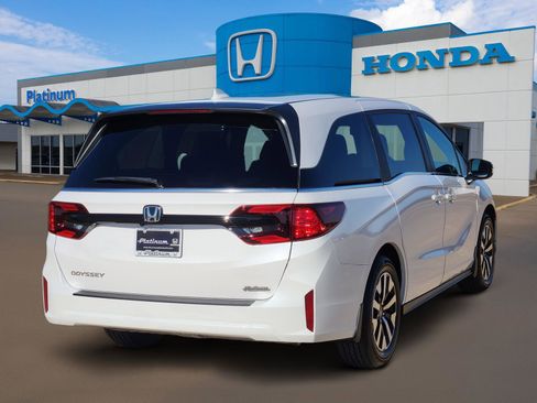 New 2026 Honda Odyssey EX-L image 4