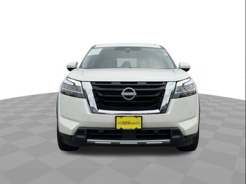 Used 2024 Nissan Pathfinder SL AWD/4WD image 8