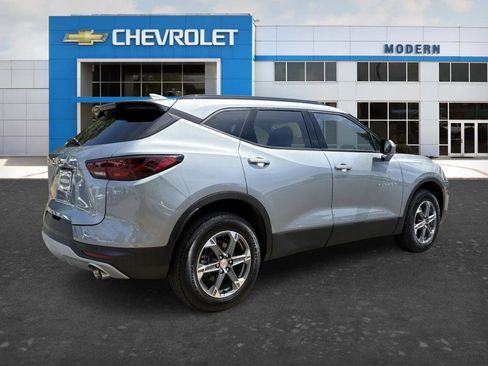 Used 2024 Chevrolet Blazer LT w/ Convenience Package FWD image 5