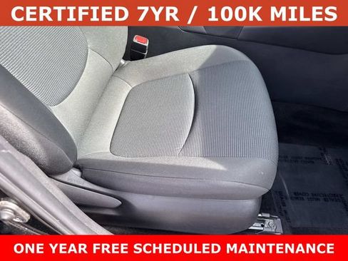 Used 2022 Toyota RAV4 LE AWD/4WD image 10