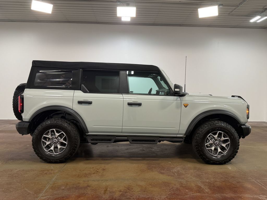 Used 2023 Ford Bronco Badlands AWD/4WD image 23