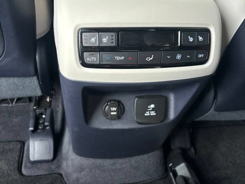 Used 2025 Hyundai Palisade Calligraphy FWD image 7