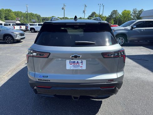 New 2026 Chevrolet Equinox RS w/ Convenience Package III FWD image 29