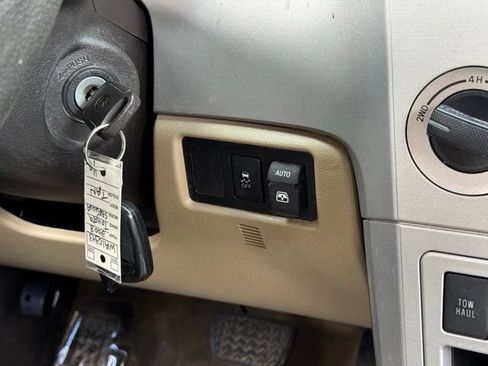 Used 2008 Toyota Sequoia Limited AWD/4WD image 16
