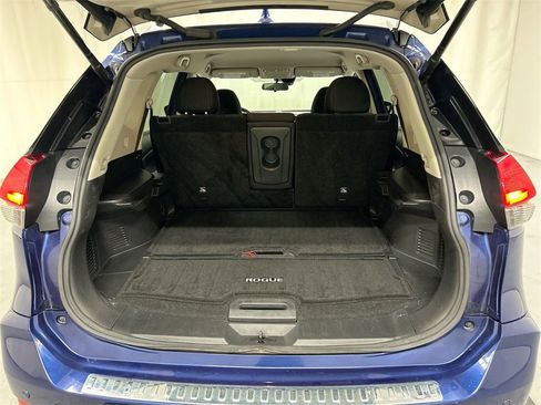 Used 2019 Nissan Rogue SV image 21