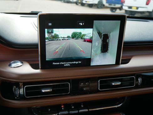 Used 2022 Lincoln Aviator Reserve w/ Equipment Group 201A image 32