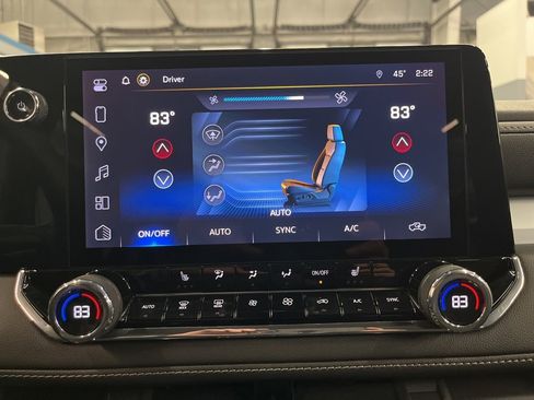 Used 2023 Chevrolet Colorado LT w/ LT Convenience Package III image 22