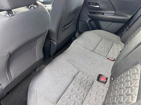 Used 2025 Nissan Kicks SV image 4