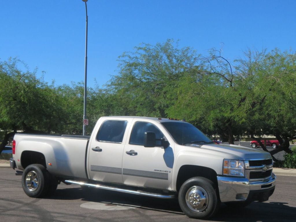 Used 2008 Chevrolet Silverado 3500 LT w/ EZ-Lift Tailgate Package RWD image 4