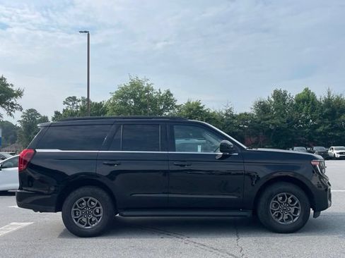 Used 2025 Ford Expedition Active RWD image 12