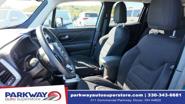 Used 2022 Jeep Renegade Latitude w/ Convenience Group AWD/4WD image 9