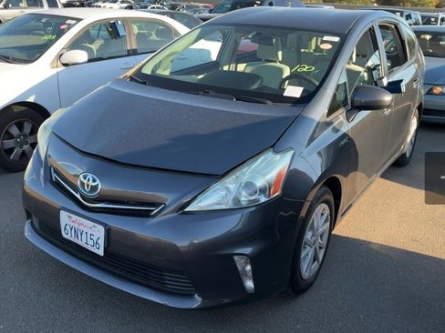 Used 2012 Toyota Prius V Three image 2