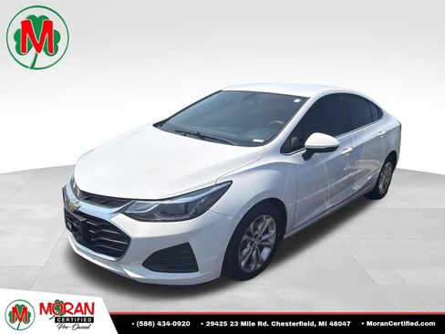 Used 2019 Chevrolet Cruze LT FWD image 1