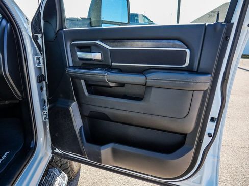 Used 2024 RAM 3500 Big Horn AWD/4WD image 40