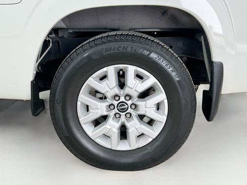 Used 2022 Nissan Frontier SV w/ Technology Package image 31