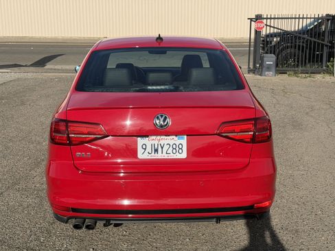 Used 2018 Volkswagen Jetta GLI image 6