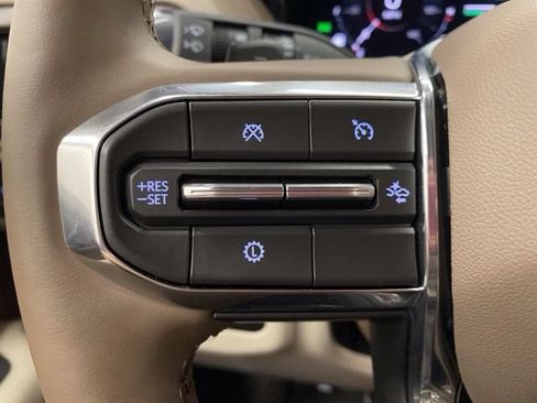 Used 2026 GMC Yukon Denali AWD/4WD image 32