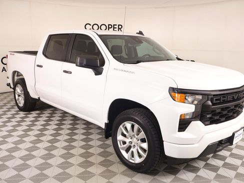 Used 2023 Chevrolet Silverado 1500 Custom AWD/4WD image 1