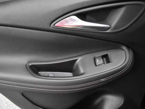 Used 2022 Buick Encore GX Select image 13