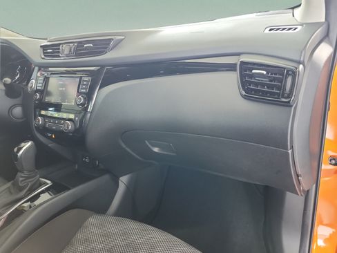 Used 2022 Nissan Rogue Sport SV FWD image 21