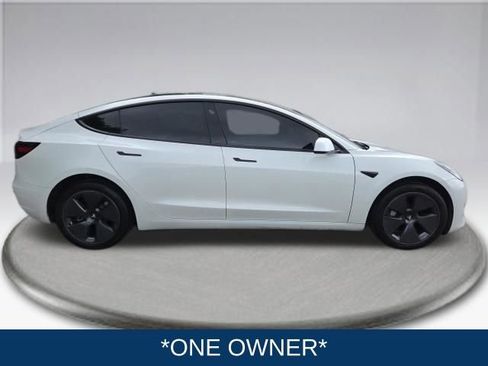 Used 2023 Tesla Model 3 Standard Range image 3